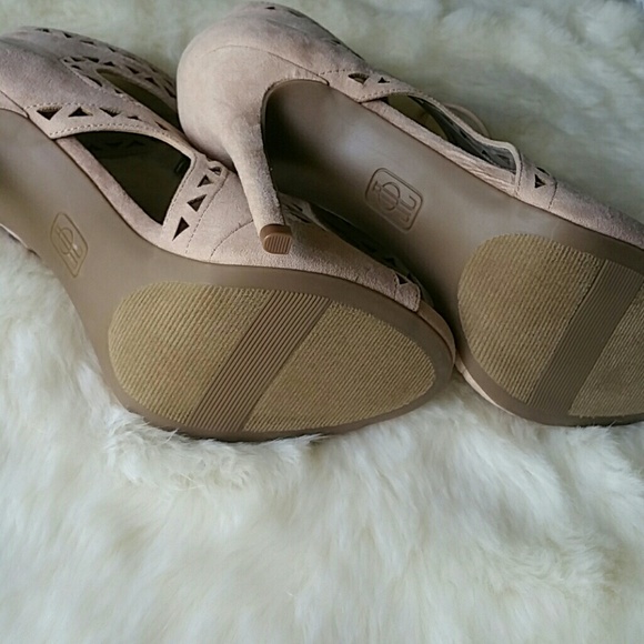 [CLOSEOUt] 💰JLO heels 4.5 in heel - Picture 3 of 5